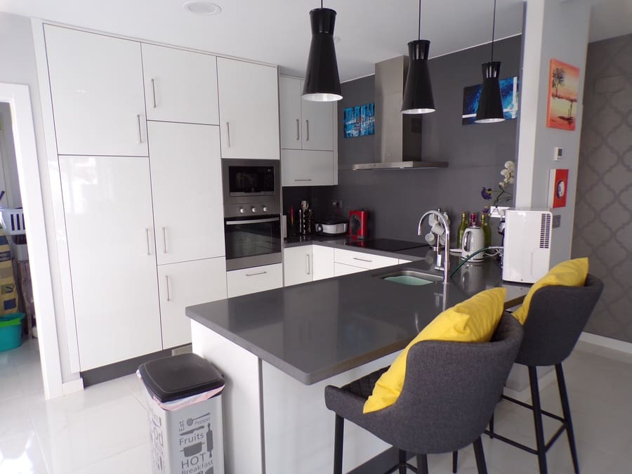 3 soveværelse Villa til salg i Villamartin med swimmingpool - € 450.000 (Ref: 9436761)