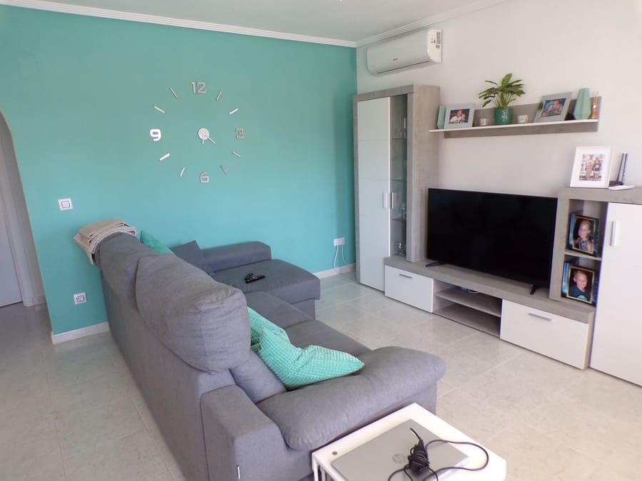 6 bedroom Villa for sale in Villamartin with pool - € 595,000 (Ref: 9436762)