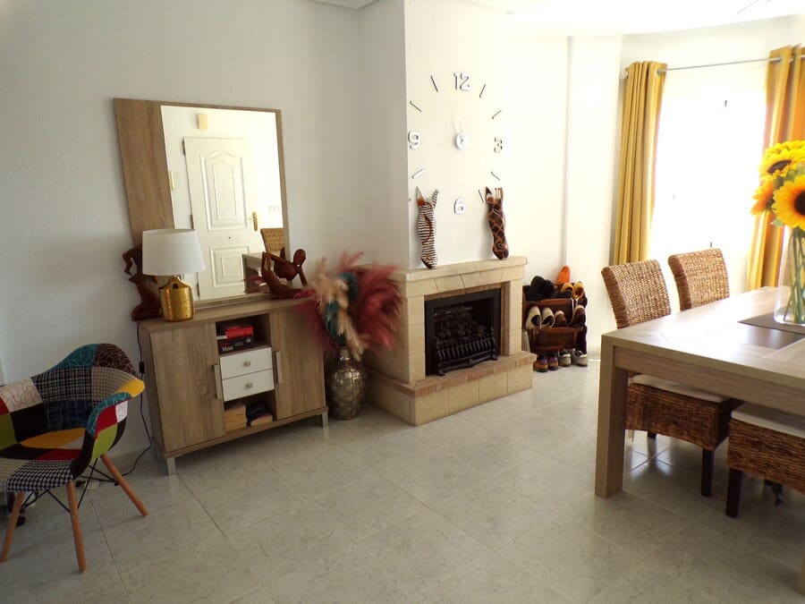 6 bedroom Villa for sale in Villamartin with pool - € 595,000 (Ref: 9436762)