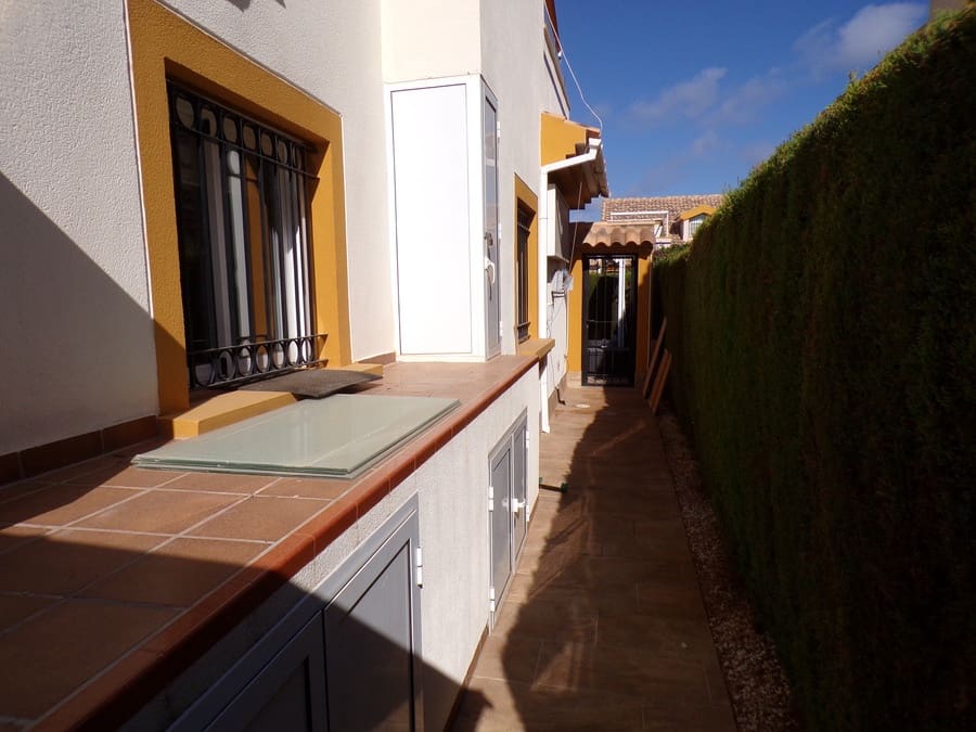 3 soverom Villa til salgs i Cabo Roig med svømmebasseng garasje - € 349 995 (Ref: 9436763)