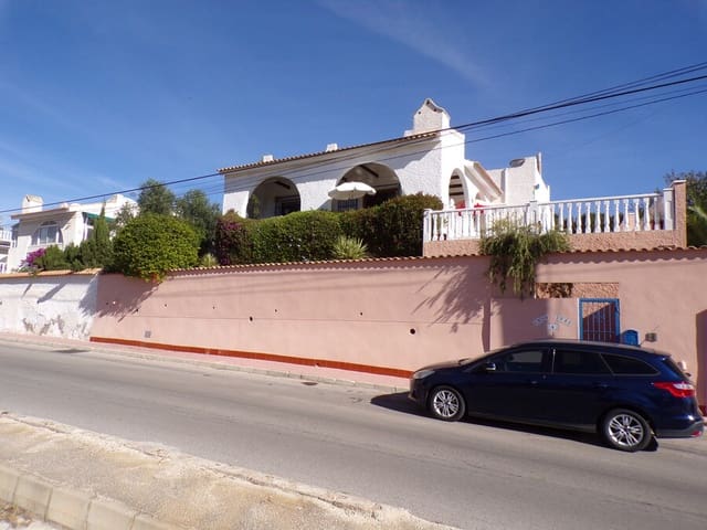 3 soveværelse Villa til salg i Villamartin, Orihuela med swimmingpool - € 320.000 (Ref: 9436767)
