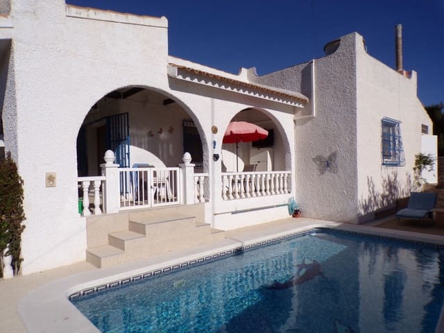 3 soveværelse Villa til salg i Villamartin, Orihuela med swimmingpool - € 320.000 (Ref: 9436767)