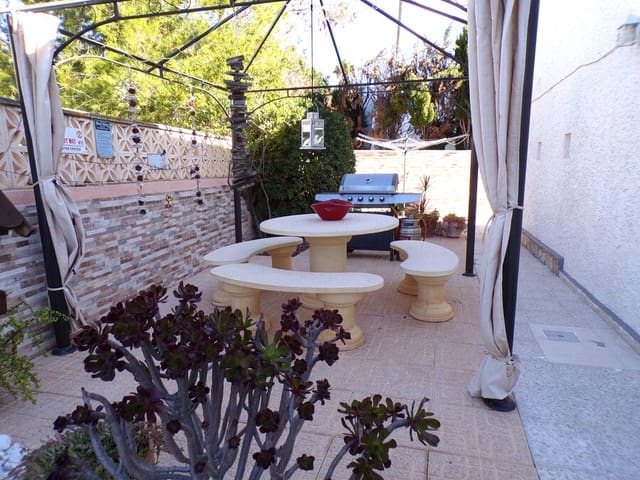 3 soveværelse Villa til salg i Villamartin, Orihuela med swimmingpool - € 320.000 (Ref: 9436767)