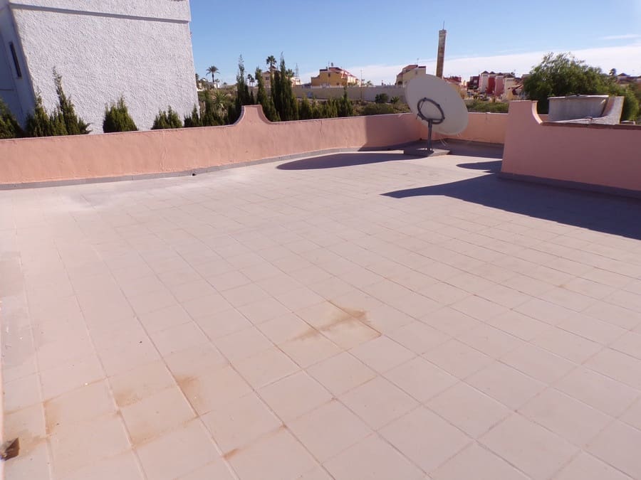 3 soveværelse Villa til salg i Villamartin med swimmingpool - € 320.000 (Ref: 9436767)