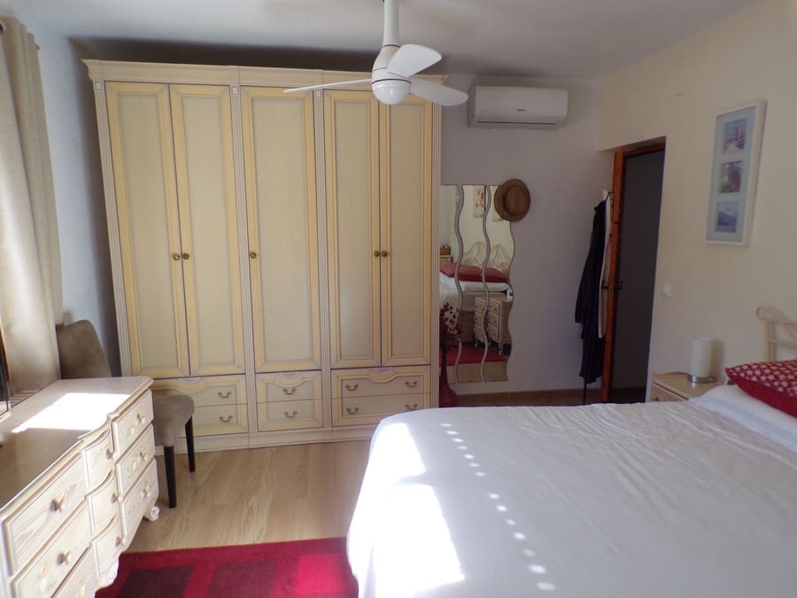 3 soveværelse Villa til salg i Villamartin med swimmingpool - € 320.000 (Ref: 9436767)