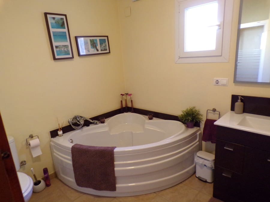 3 soveværelse Villa til salg i Villamartin med swimmingpool - € 320.000 (Ref: 9436767)