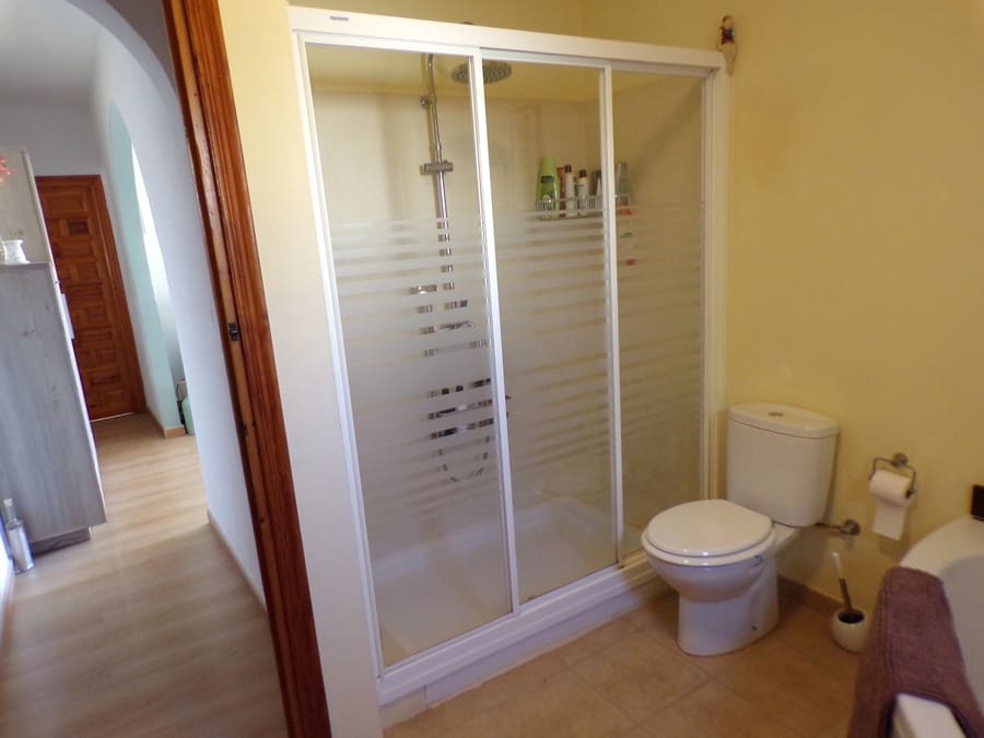 3 soveværelse Villa til salg i Villamartin med swimmingpool - € 320.000 (Ref: 9436767)