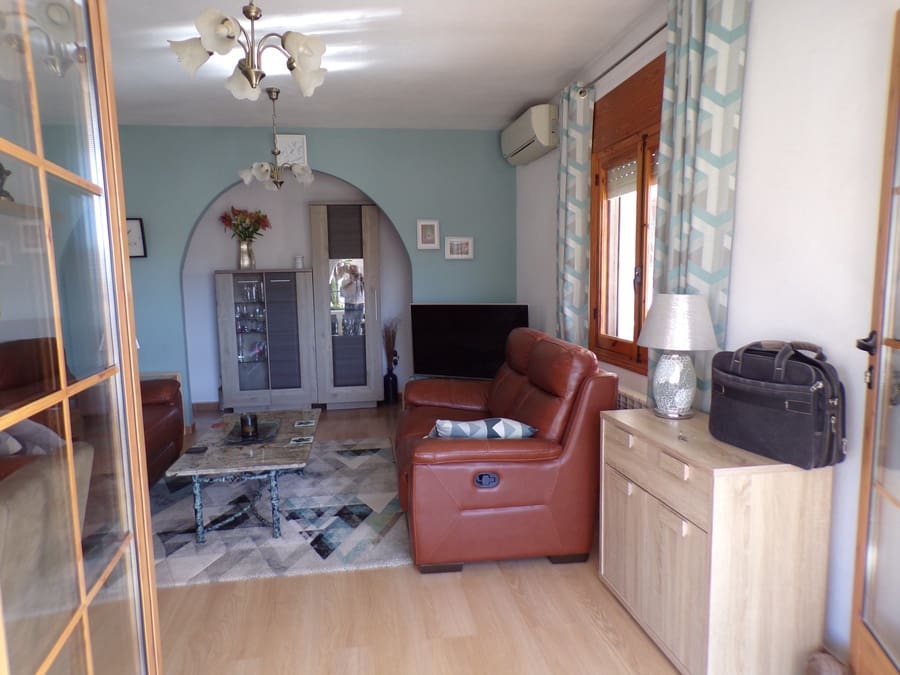 3 soveværelse Villa til salg i Villamartin med swimmingpool - € 320.000 (Ref: 9436767)