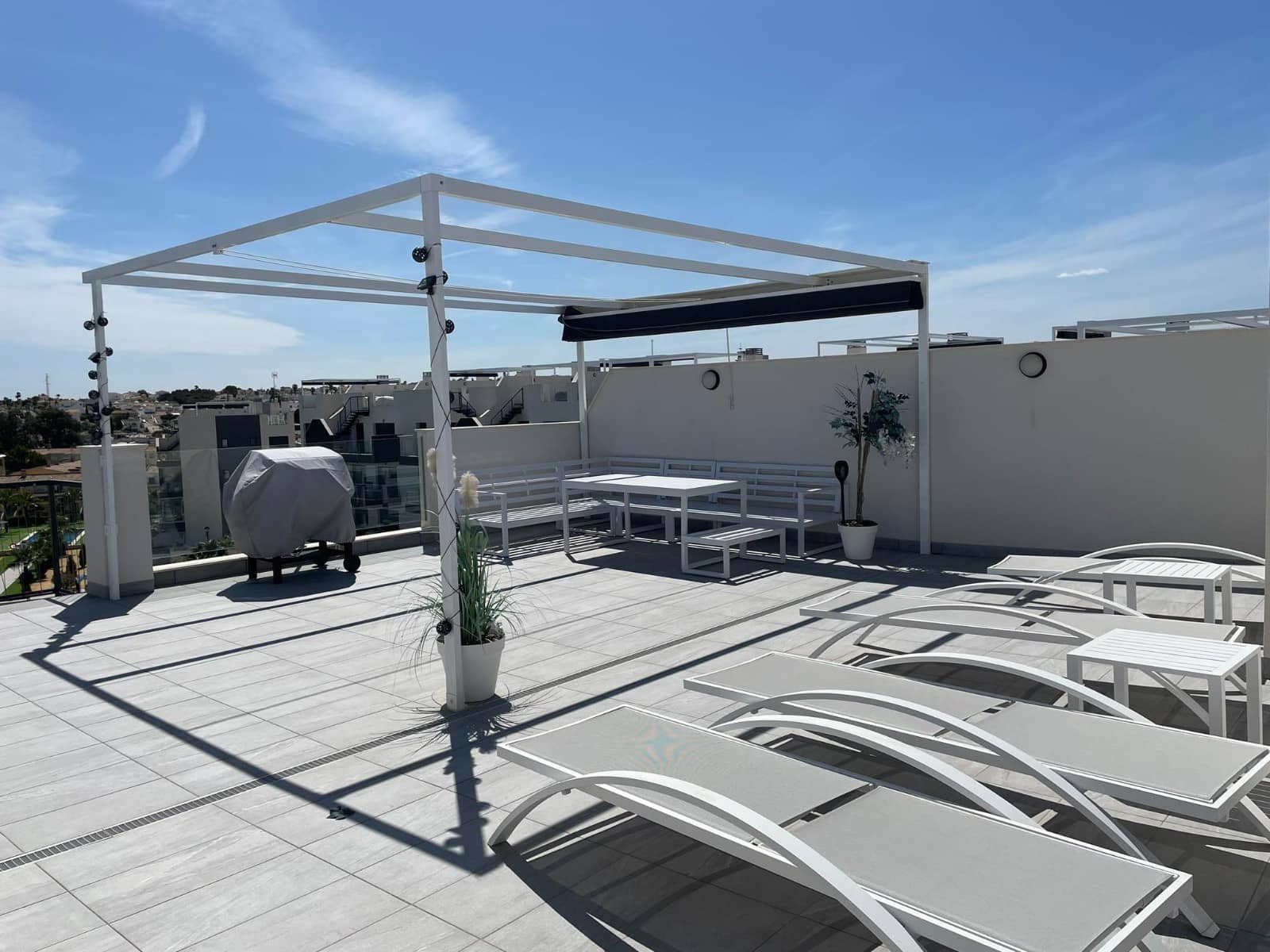 2 bedroom Apartment for sale in Orihuela Costa with pool garage - € 330,000 (Ref: 9436768)