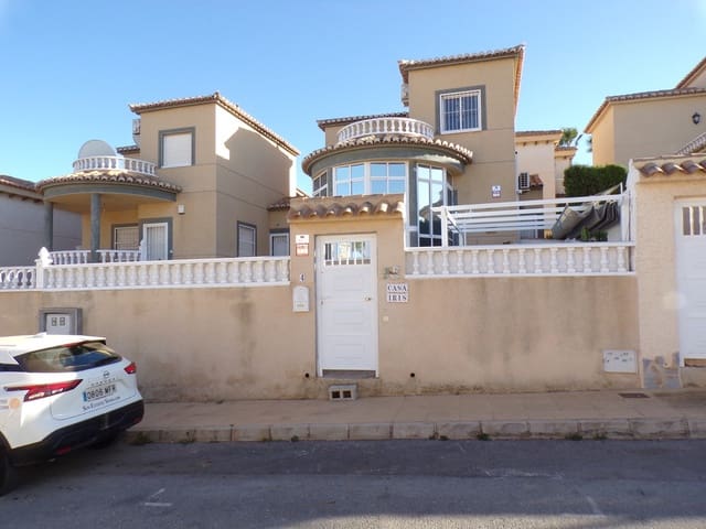 3 soveværelse Villa til salg i Villamartin, Orihuela med swimmingpool - € 349.995 (Ref: 9436772)