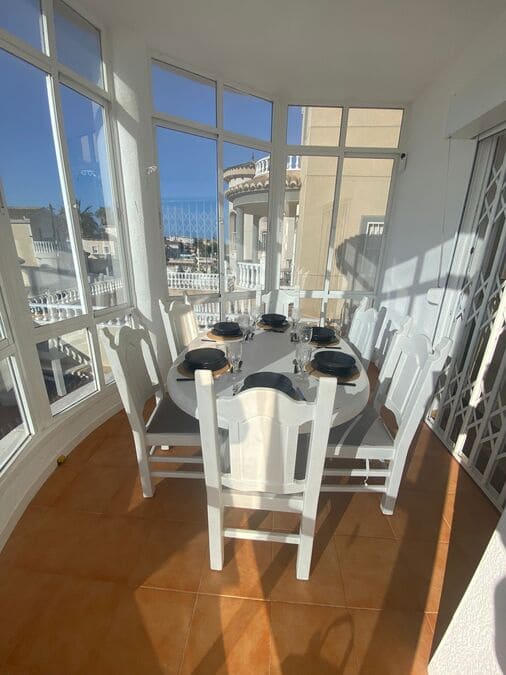 3 soveværelse Villa til salg i Villamartin med swimmingpool - € 349.995 (Ref: 9436772)