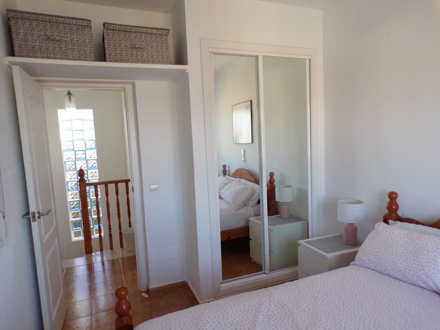 3 soveværelse Villa til salg i Villamartin med swimmingpool - € 349.995 (Ref: 9436772)