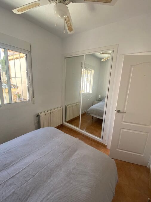 3 soveværelse Villa til salg i Villamartin med swimmingpool - € 349.995 (Ref: 9436772)