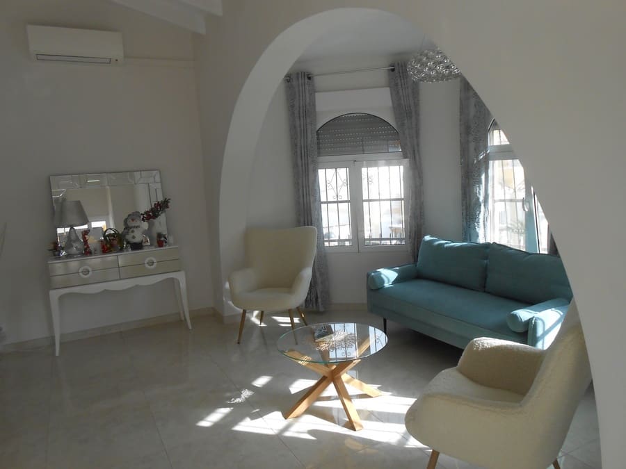 3 bedroom Villa for sale in Villamartin with pool - € 375,000 (Ref: 9436773)