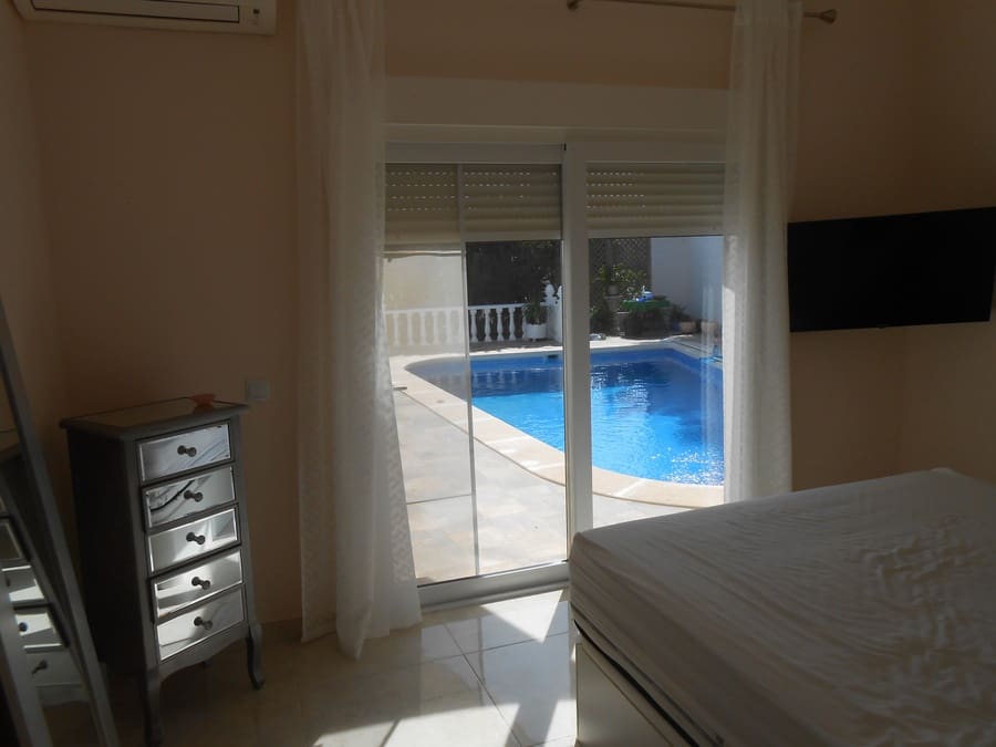 3 bedroom Villa for sale in Villamartin with pool - € 375,000 (Ref: 9436773)