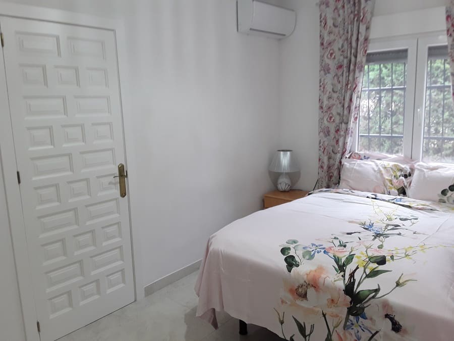 3 bedroom Villa for sale in Villamartin with pool - € 375,000 (Ref: 9436773)