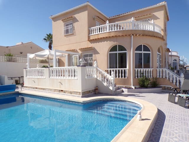 3 soveværelse Villa til salg i Villamartin, Orihuela med swimmingpool garage - € 399.000 (Ref: 9436775)