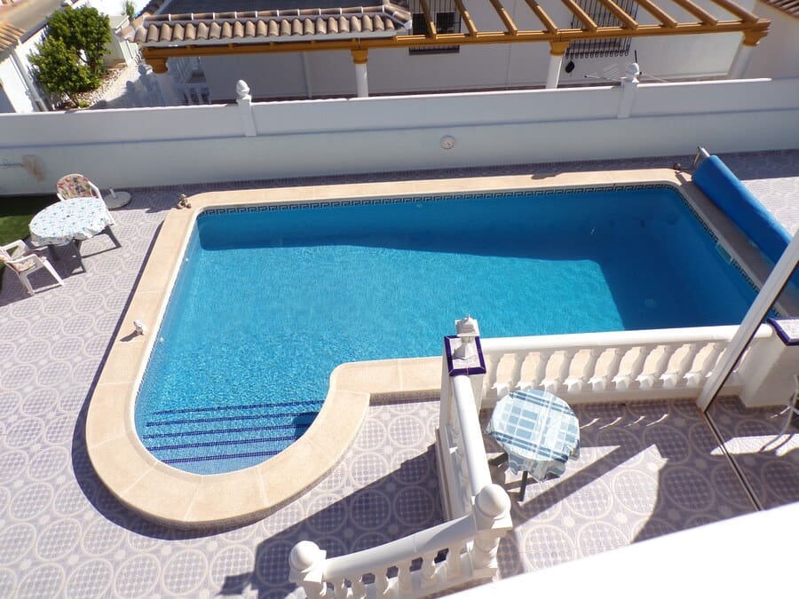 3 soveværelse Villa til salg i Villamartin med swimmingpool garage - € 399.000 (Ref: 9436775)