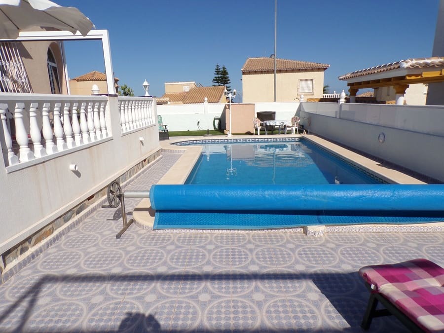 3 soveværelse Villa til salg i Villamartin med swimmingpool garage - € 399.000 (Ref: 9436775)