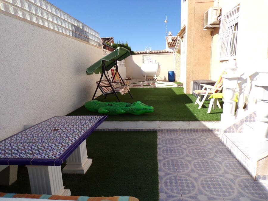 3 soveværelse Villa til salg i Villamartin med swimmingpool garage - € 399.000 (Ref: 9436775)