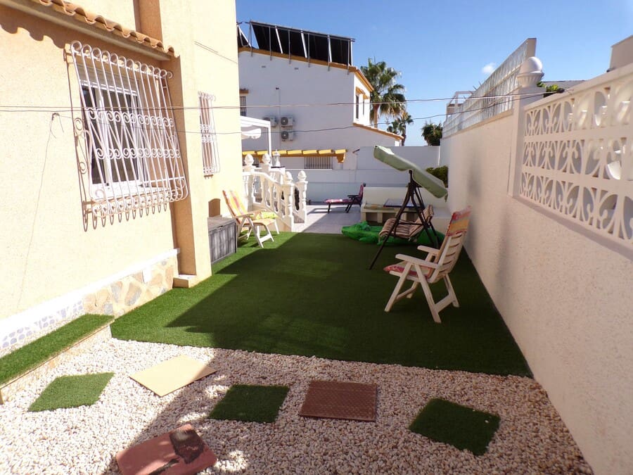 3 soveværelse Villa til salg i Villamartin med swimmingpool garage - € 399.000 (Ref: 9436775)