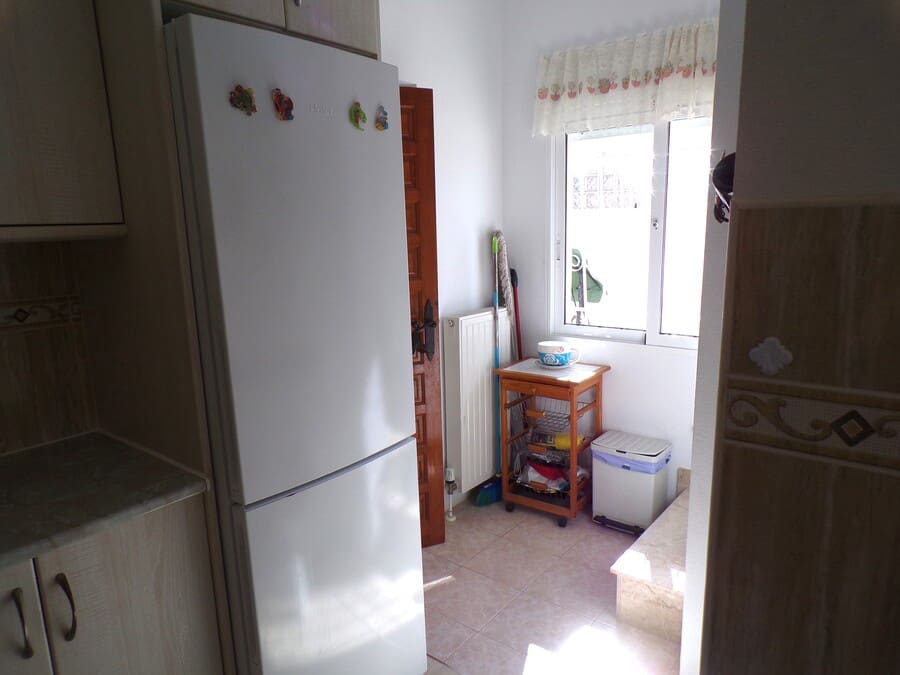 3 soveværelse Villa til salg i Villamartin med swimmingpool garage - € 399.000 (Ref: 9436775)