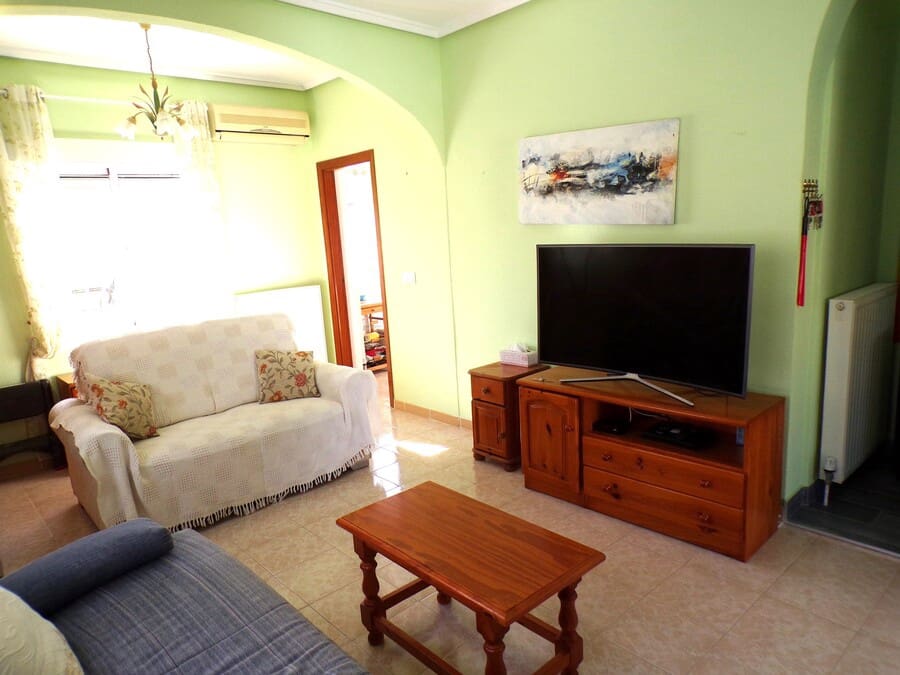 3 soveværelse Villa til salg i Villamartin med swimmingpool garage - € 399.000 (Ref: 9436775)