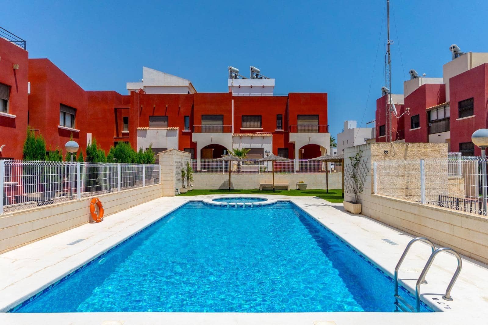 3 slaapkamer Huis te koop in Torrevieja met zwembad - € 319.000 (Ref: 9436784)