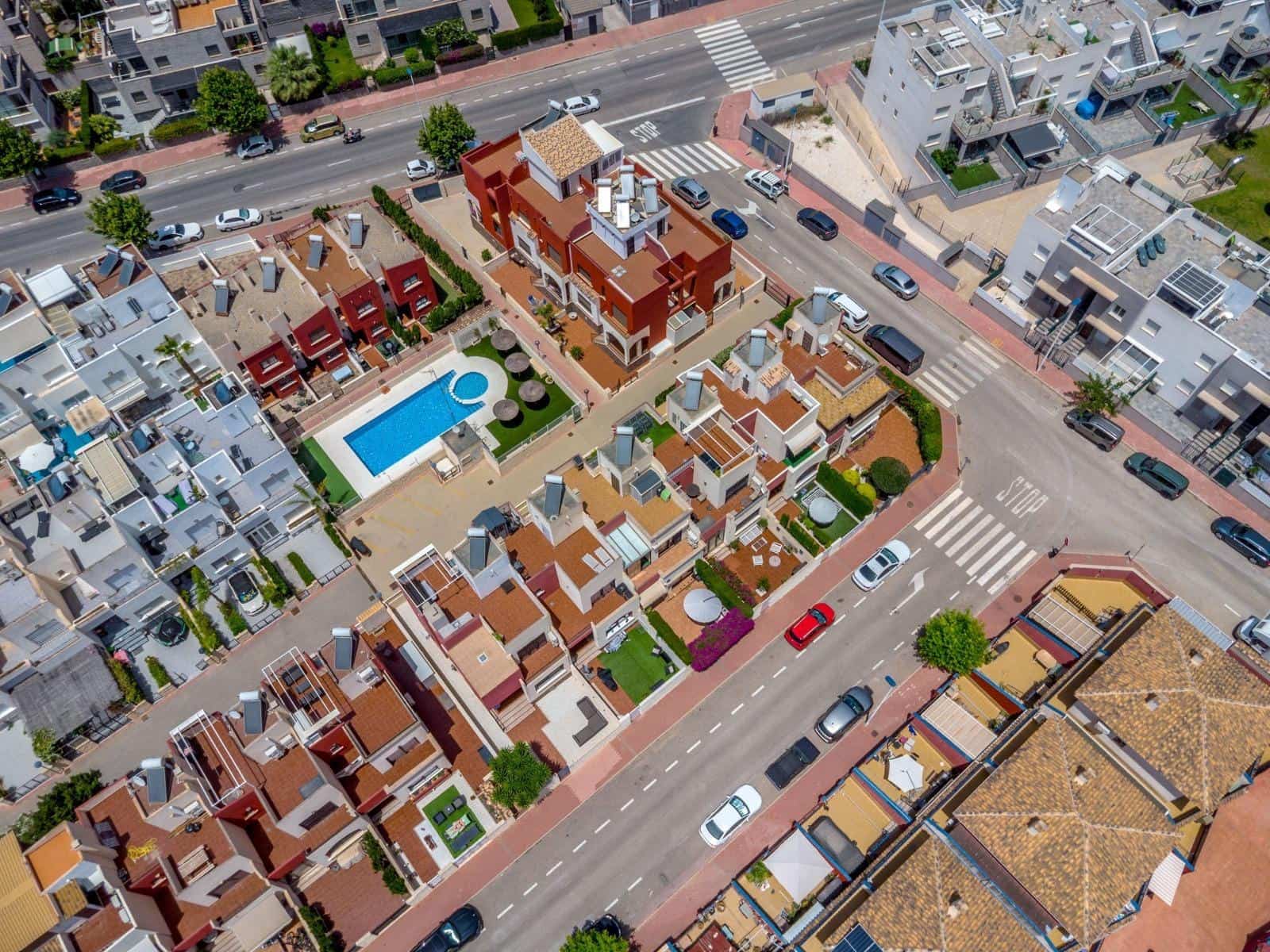 3 slaapkamer Huis te koop in Torrevieja met zwembad - € 319.000 (Ref: 9436784)