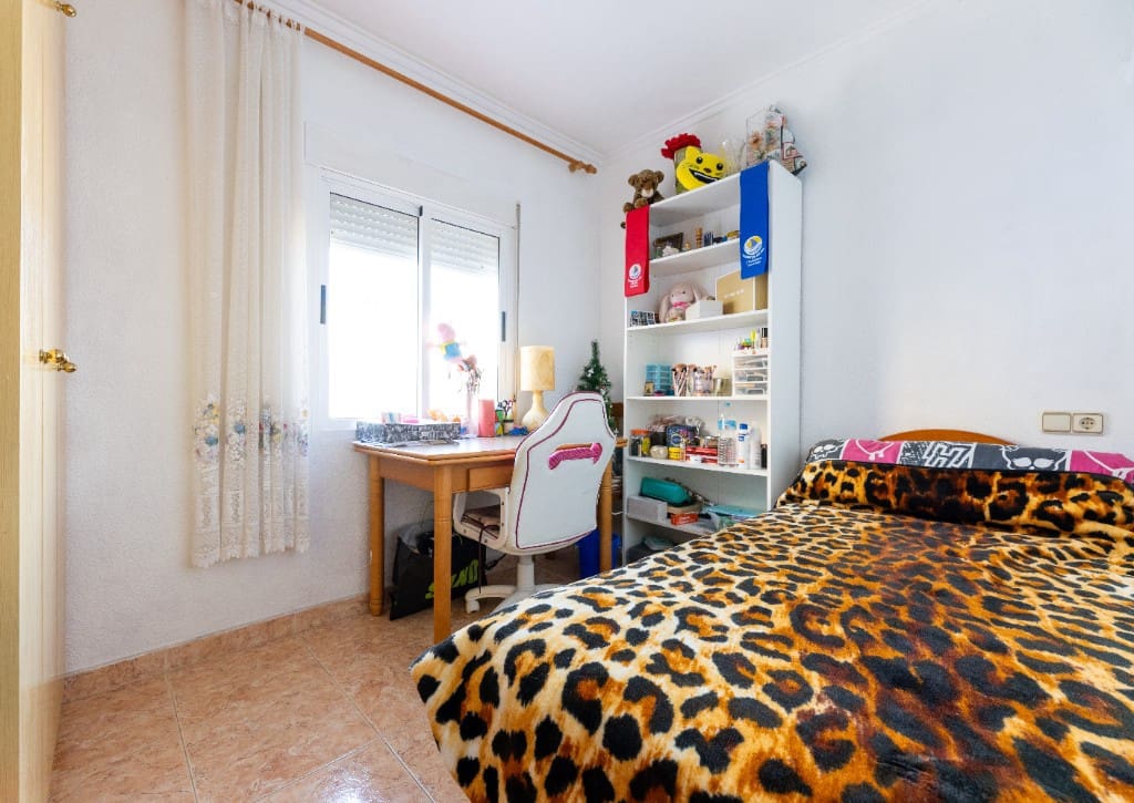 Chalet de 4 habitaciones en Orihuela Costa en venta con piscina garaje - 340.000 € (Ref: 9436786)