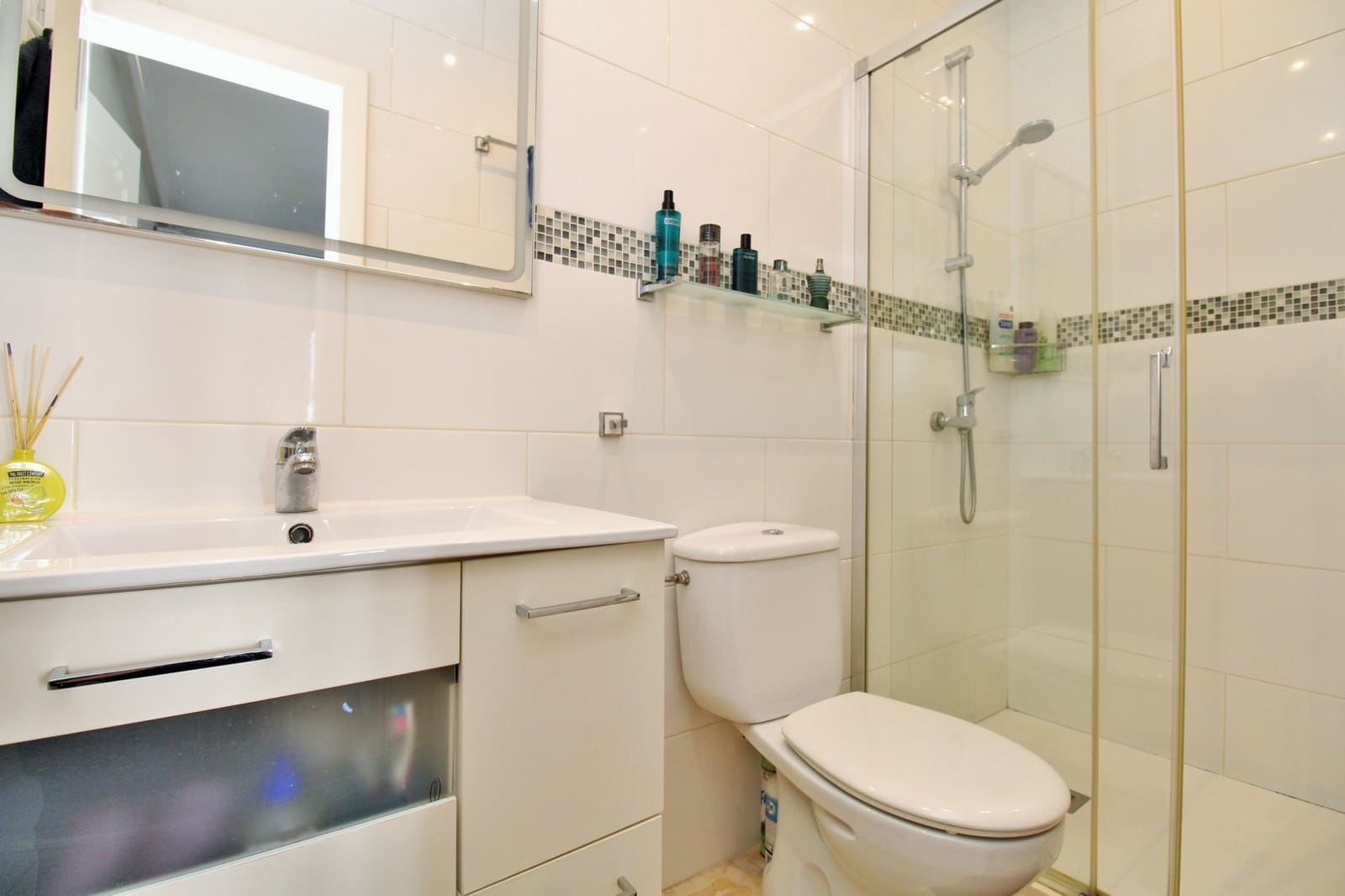 3 bedroom Bungalow for sale in Villamartin with pool - € 229,000 (Ref: 9443758)