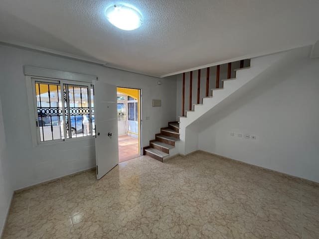 3 slaapkamer Huis te koop in Punta Prima, Orihuela met zwembad - € 210.000 (Ref: 9444571)