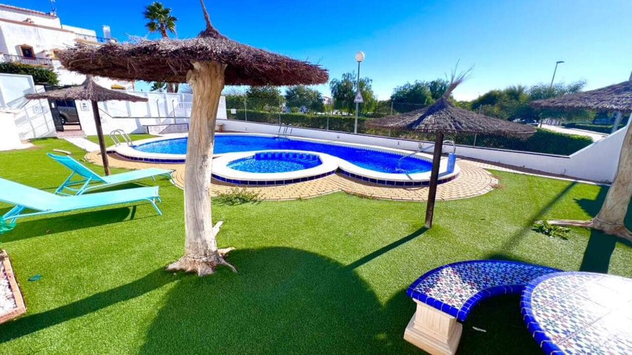 3 soveværelse Byhus til salg i Vistabella med swimmingpool - € 195.000 (Ref: 9447314)