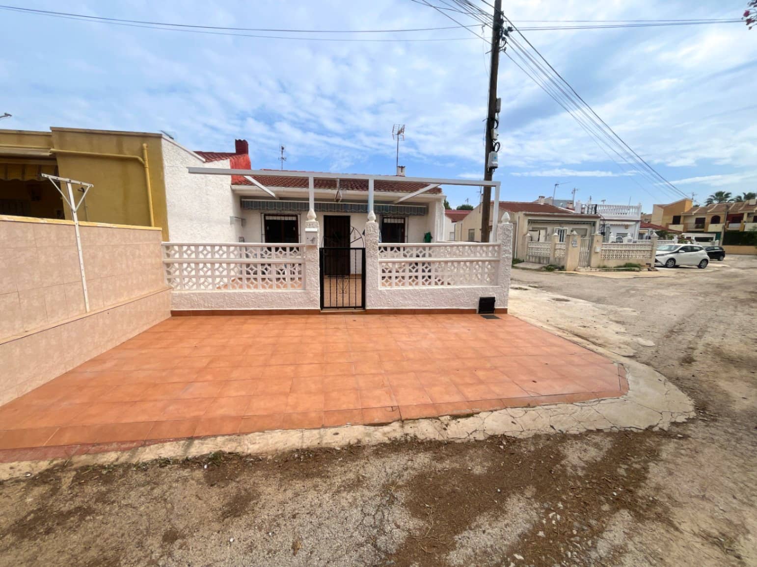 2 soverom Kjedet enebolig til salgs i Torrevieja med garasje - € 129 999 (Ref: 9456360)