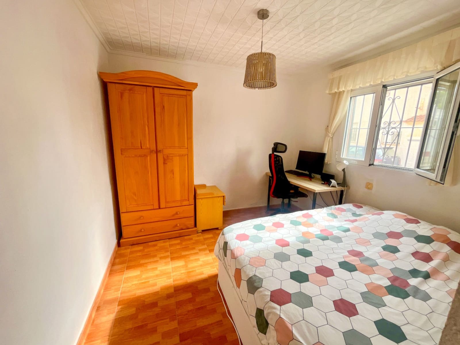 2 soverom Kjedet enebolig til salgs i Torrevieja med garasje - € 129 999 (Ref: 9456360)