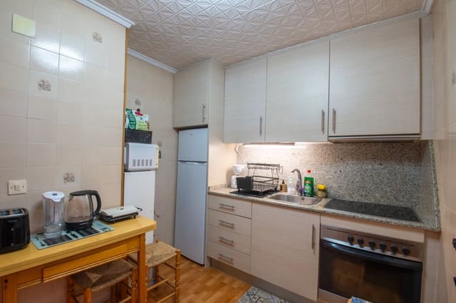 2 Zimmer Apartment zu verkaufen in Torrevieja mit Garage - 129.999 € (Ref: 9456360)