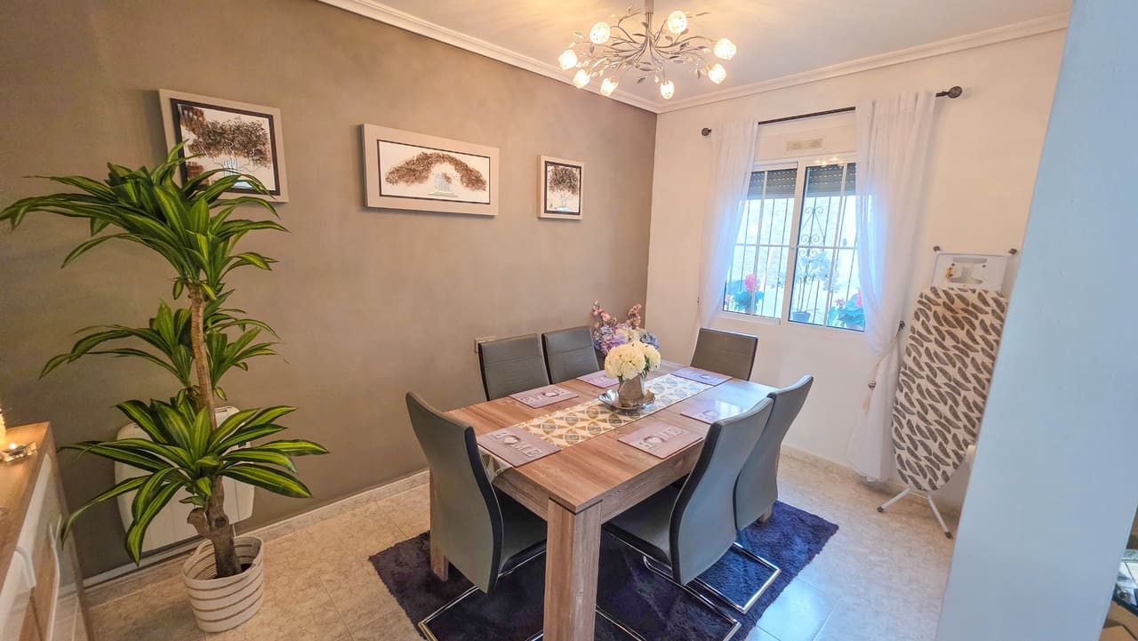 3 makuuhuone Huvila myytävänä paikassa Villamartin mukana 
autotalli - 269 995 € (Ref: 9471059)