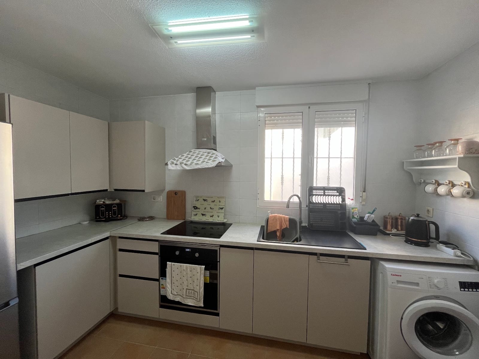 3 bedroom Townhouse for sale in Villamartin with pool - € 175,000 (Ref: 9481457)