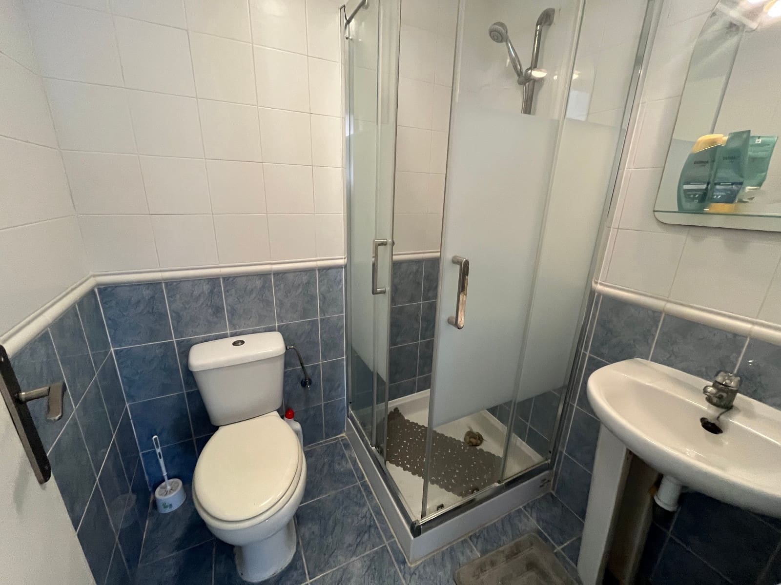 3 bedroom Townhouse for sale in Villamartin with pool - € 175,000 (Ref: 9481457)