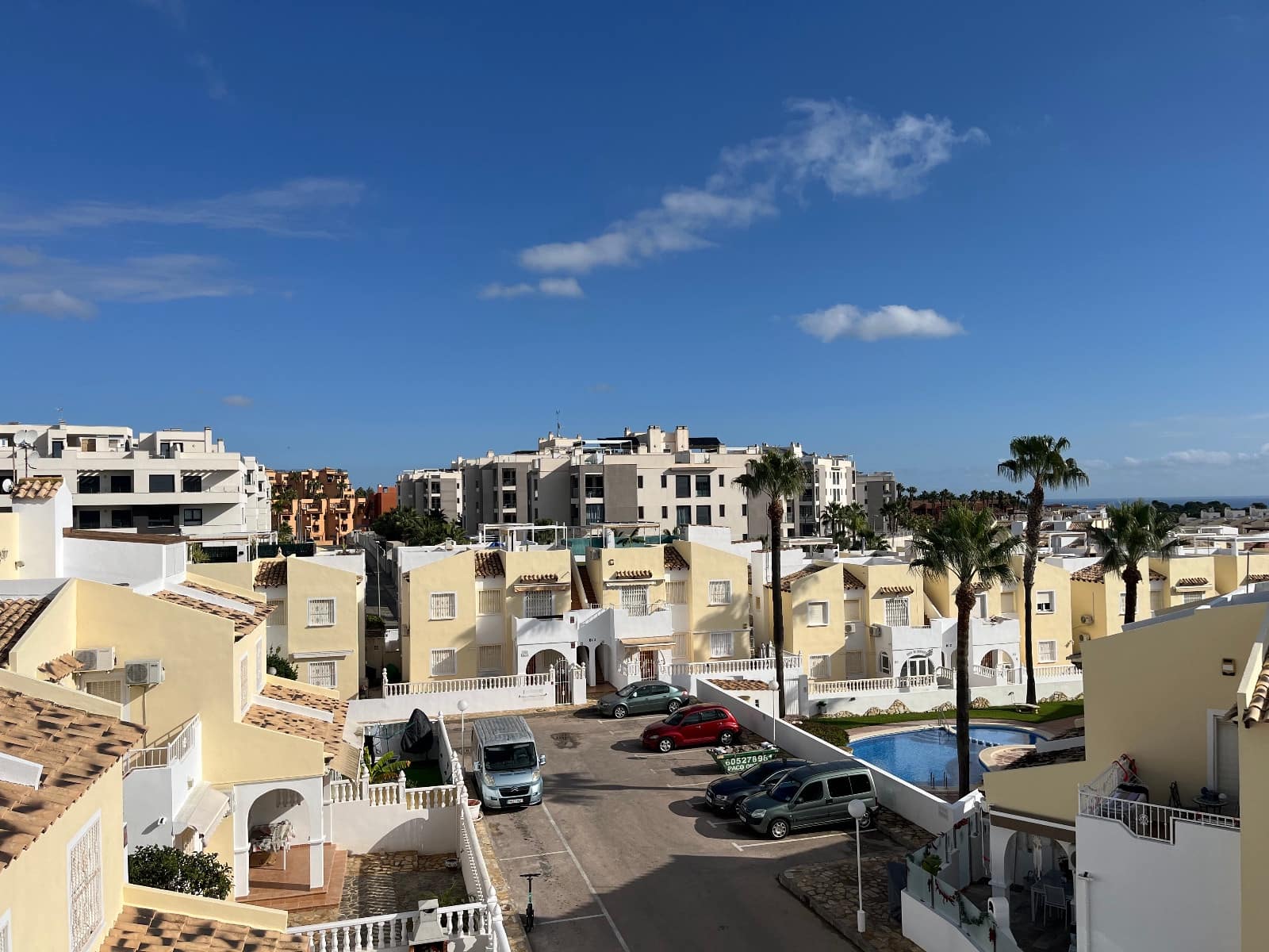 3 bedroom Townhouse for sale in Villamartin with pool - € 175,000 (Ref: 9481457)