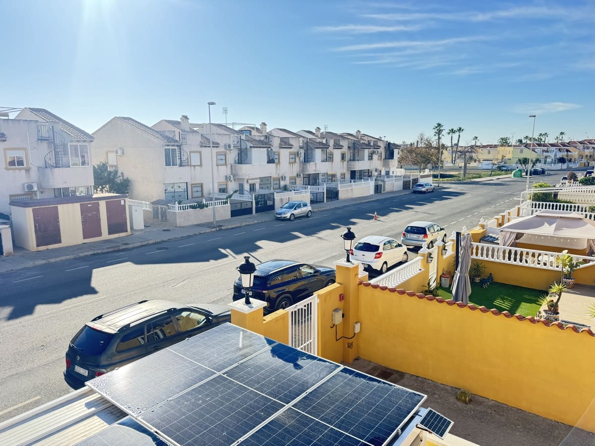 2 quarto Casa em Banda para venda em Cabo Roig com piscina - 229 000 € (Ref: 9481555)