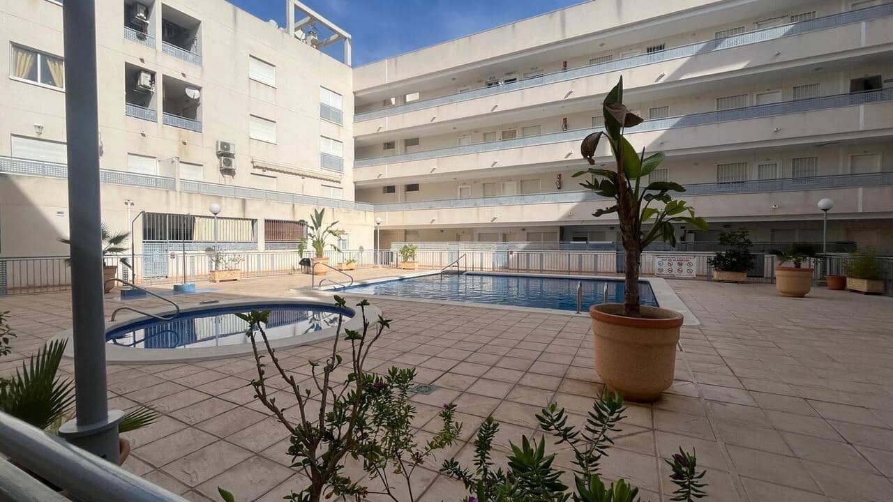 2 bedroom Apartment for sale in Almoradi with pool - € 115,000 (Ref: 9499554)