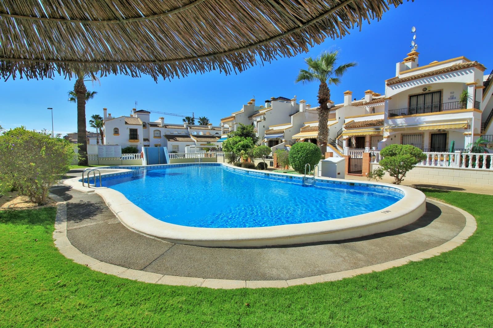 2 bedroom Townhouse for sale in Villamartin with pool - € 229,995 (Ref: 9499555)