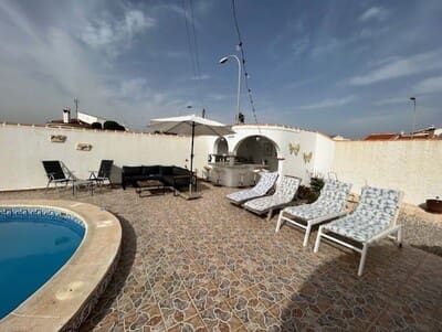Chalet de 3 habitaciones en San Luis, Torrevieja en venta con piscina - 400.000 € (Ref: 9500141)