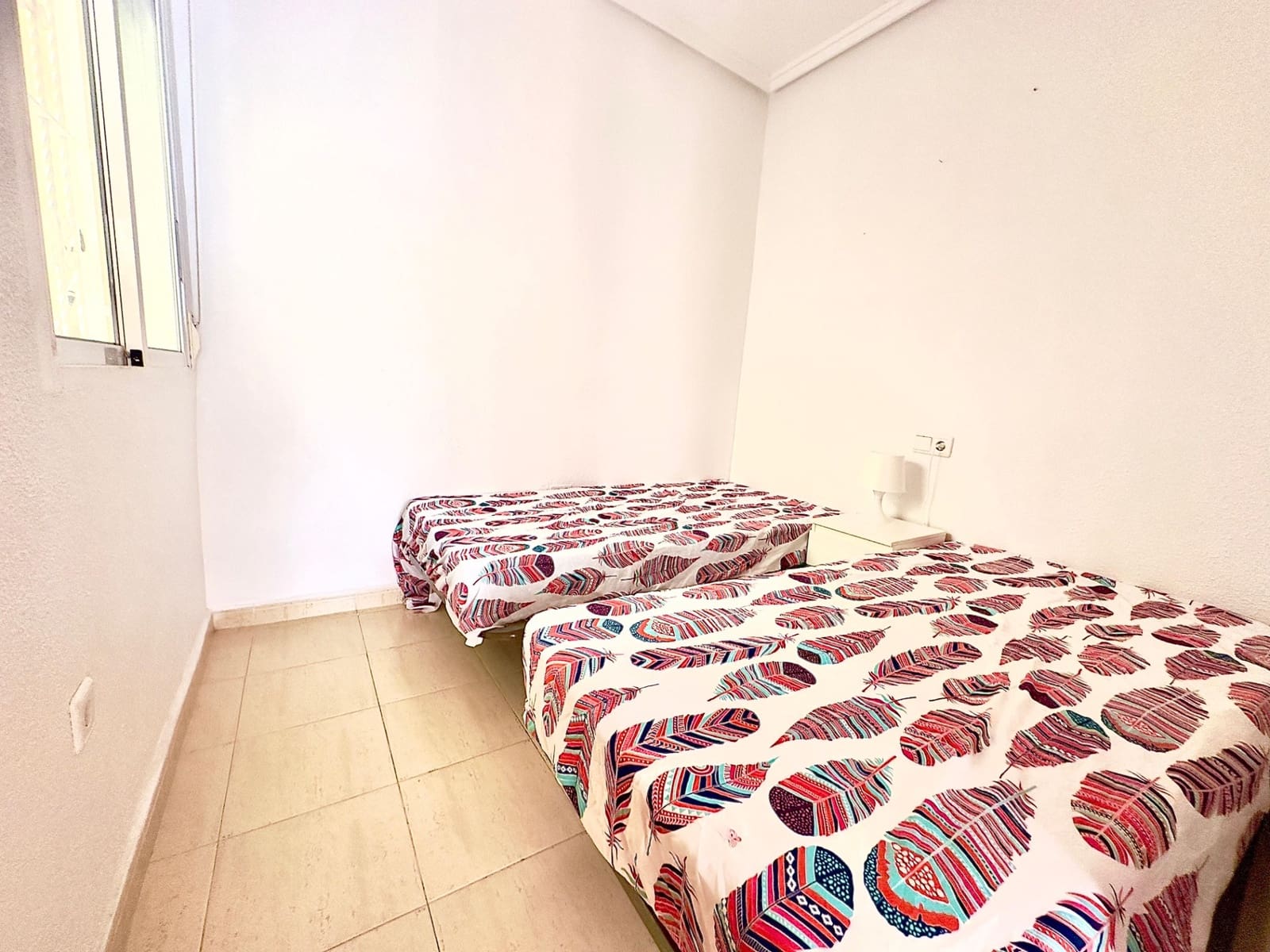 Bungalow de 2 habitaciones en Orihuela Costa en venta con piscina - 132.000 € (Ref: 9500153)