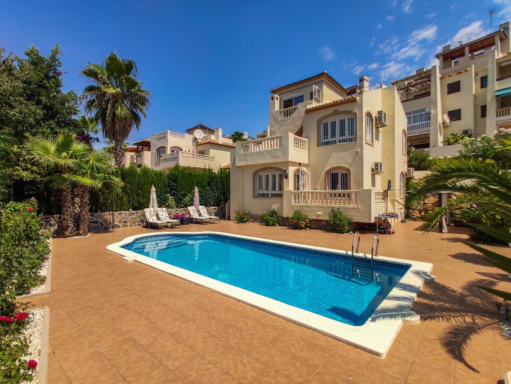 4 bedroom Villa for sale in Las Ramblas Golf with pool garage - € 495,000 (Ref: 9500411)