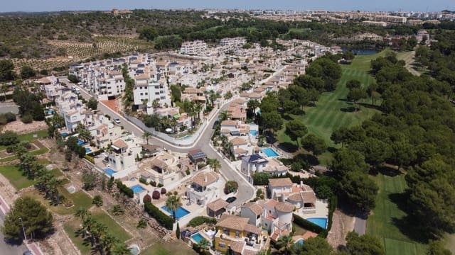 4 makuuhuone Huvila myytävänä paikassa Las Ramblas Golf, Orihuela mukana uima-altaan 
autotalli - 495 000 € (Ref: 9500411)