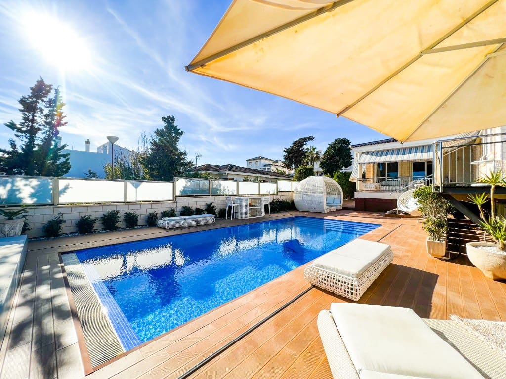 5 bedroom Villa for sale in La Mata with pool - € 1,170,000 (Ref: 9500412)