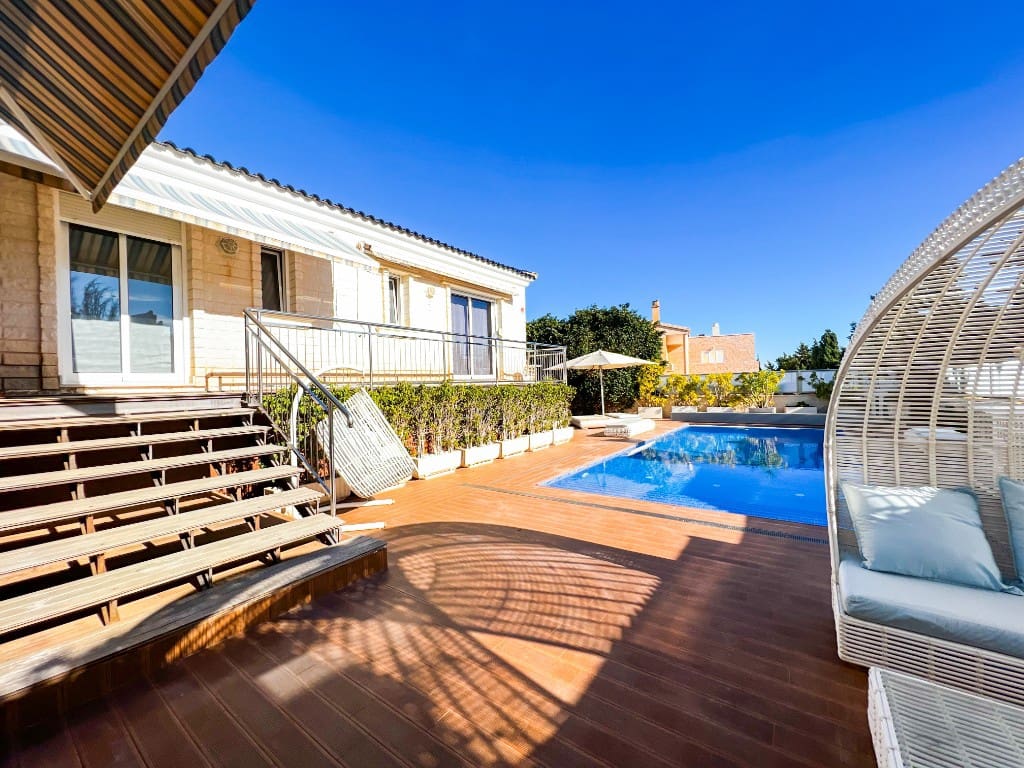 5 bedroom Villa for sale in La Mata with pool - € 1,170,000 (Ref: 9500412)