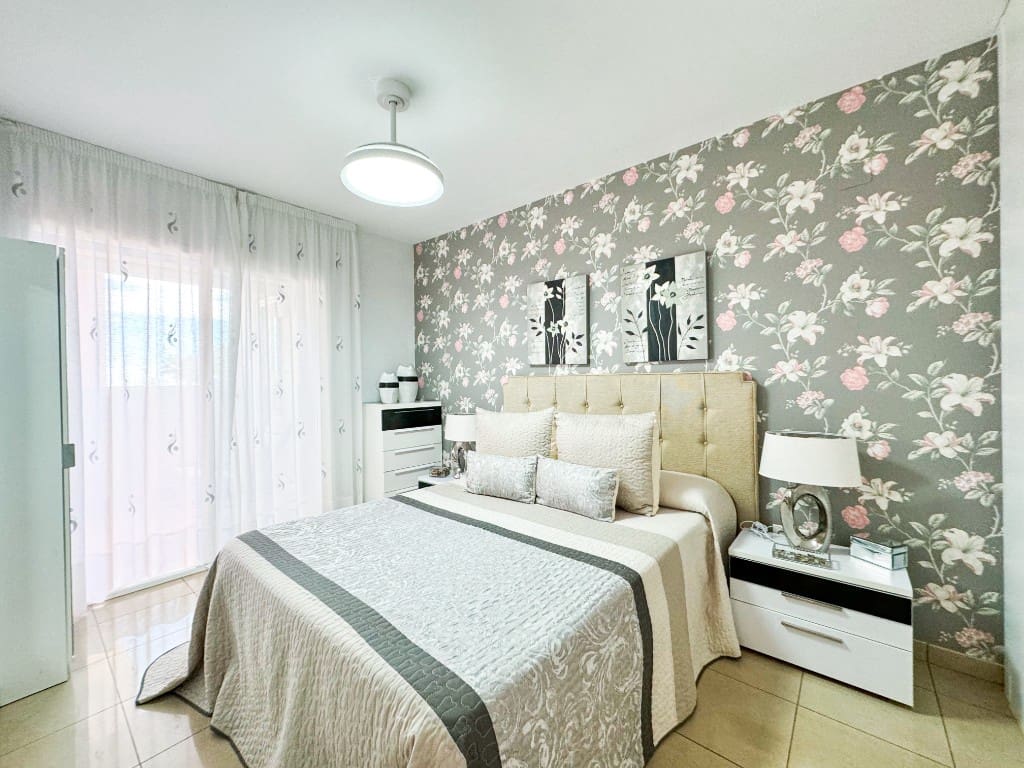 2 bedroom Apartment for sale in Playa Flamenca with pool garage - € 270,000 (Ref: 9500413)